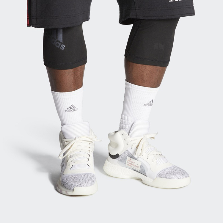 Мужские кроссовки adidas Marquee Boost (бело-серые) — фото 6