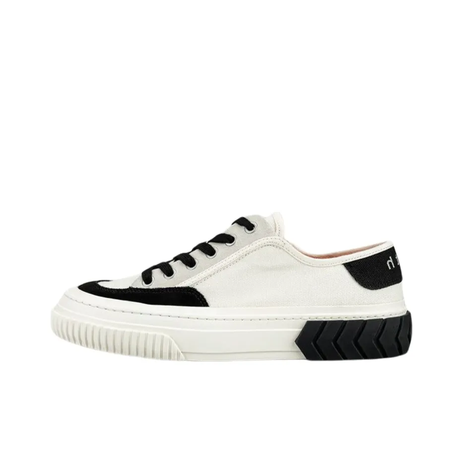 Both Tyres Low Top Stylish Skateboarding Shoes Men's White
