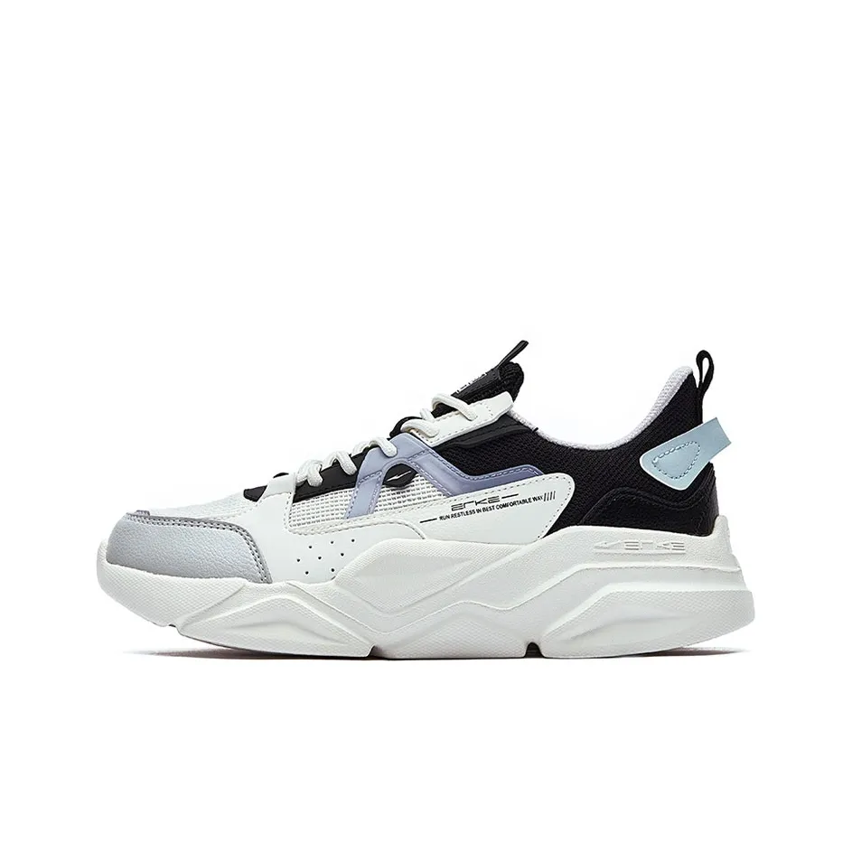 Erke Bai Qian Breathable Wear Resistant Slip Resistant Low Top Running Shoes Women's Black White