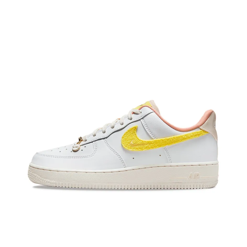 Nike Air FORCE 1 'MAMA' Slip-resistant Abrasion-resistant Low Top Скейтбординг Кроссовки Женские Белый Желтый