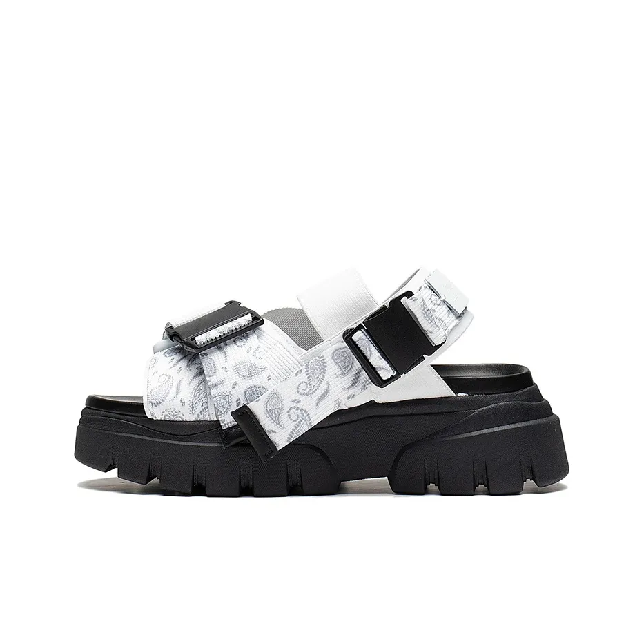 LINING Пляжные сандалии Женские