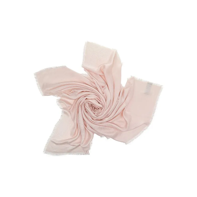 FENDI Вязаные шарфы Женские