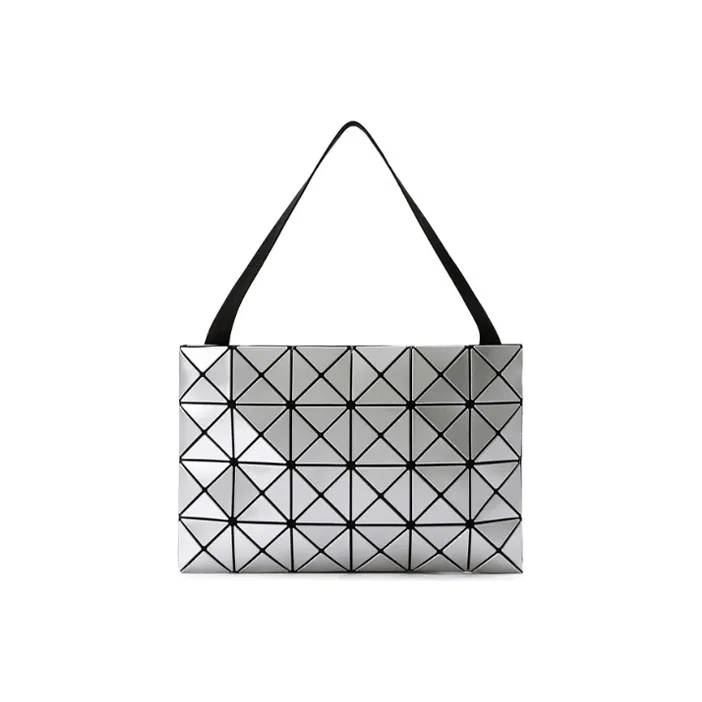 ISSEY MIYAKE Поливинилхлорид Сумка через плечо Женская Серебряная