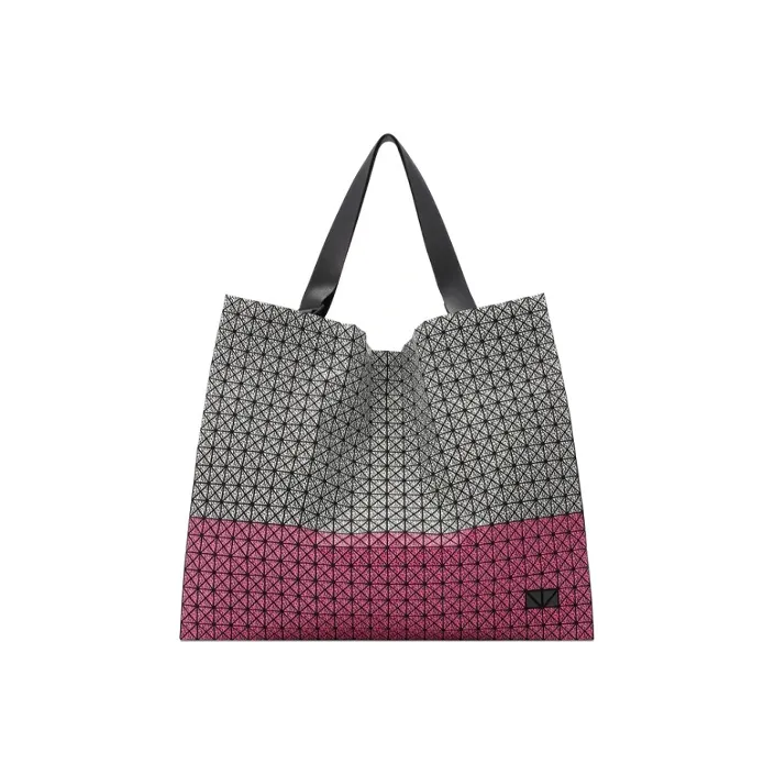 ISSEY MIYAKE Cart Handbags