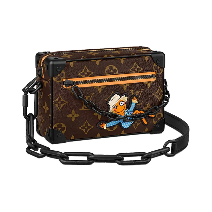 CC diamond-quilted shoulder bag