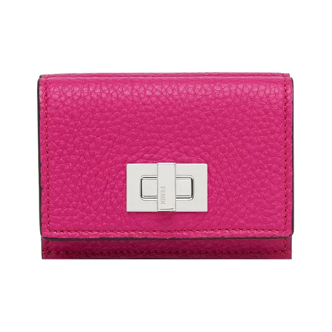 FENDI Женские кошельки