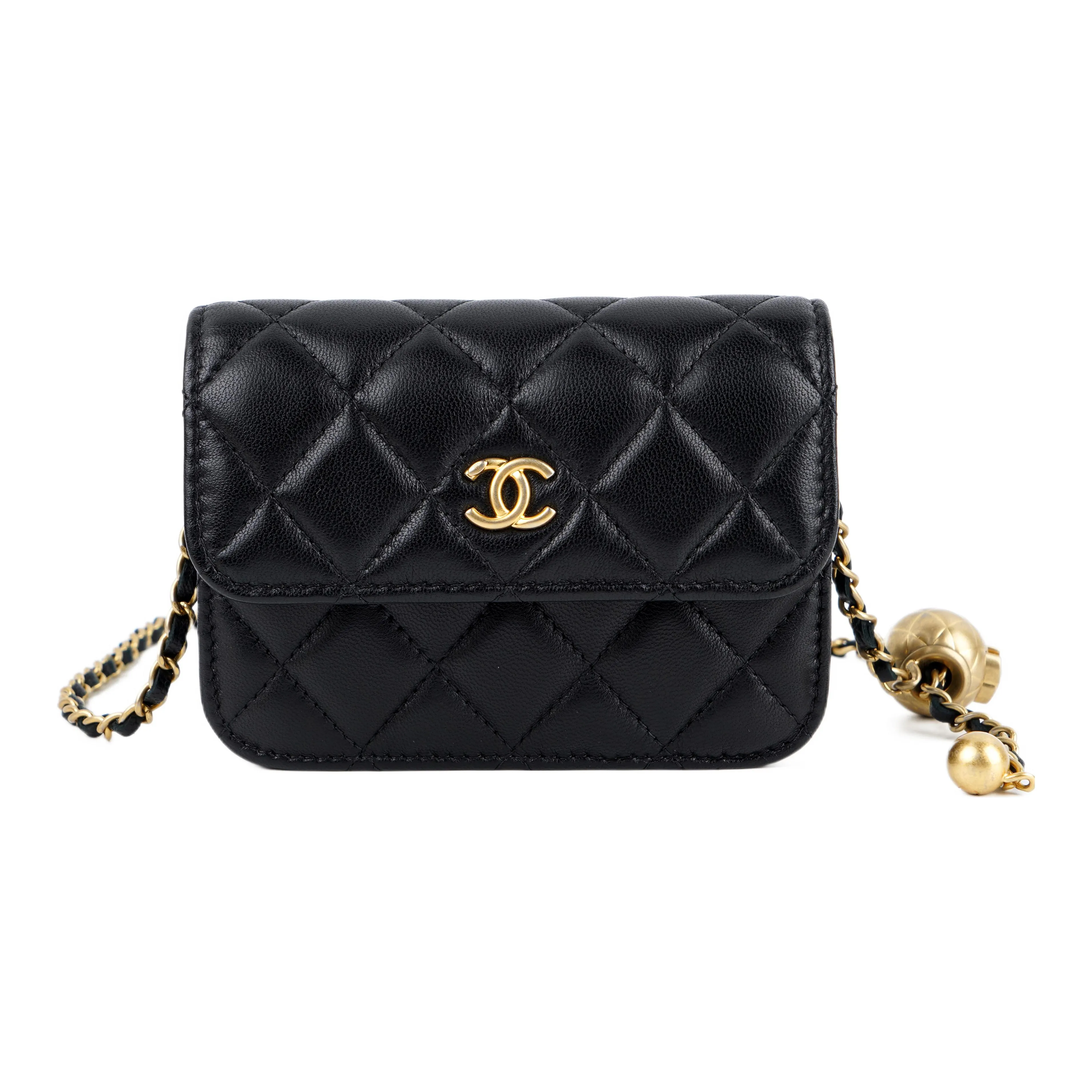 CHANEL Shoulder Bags