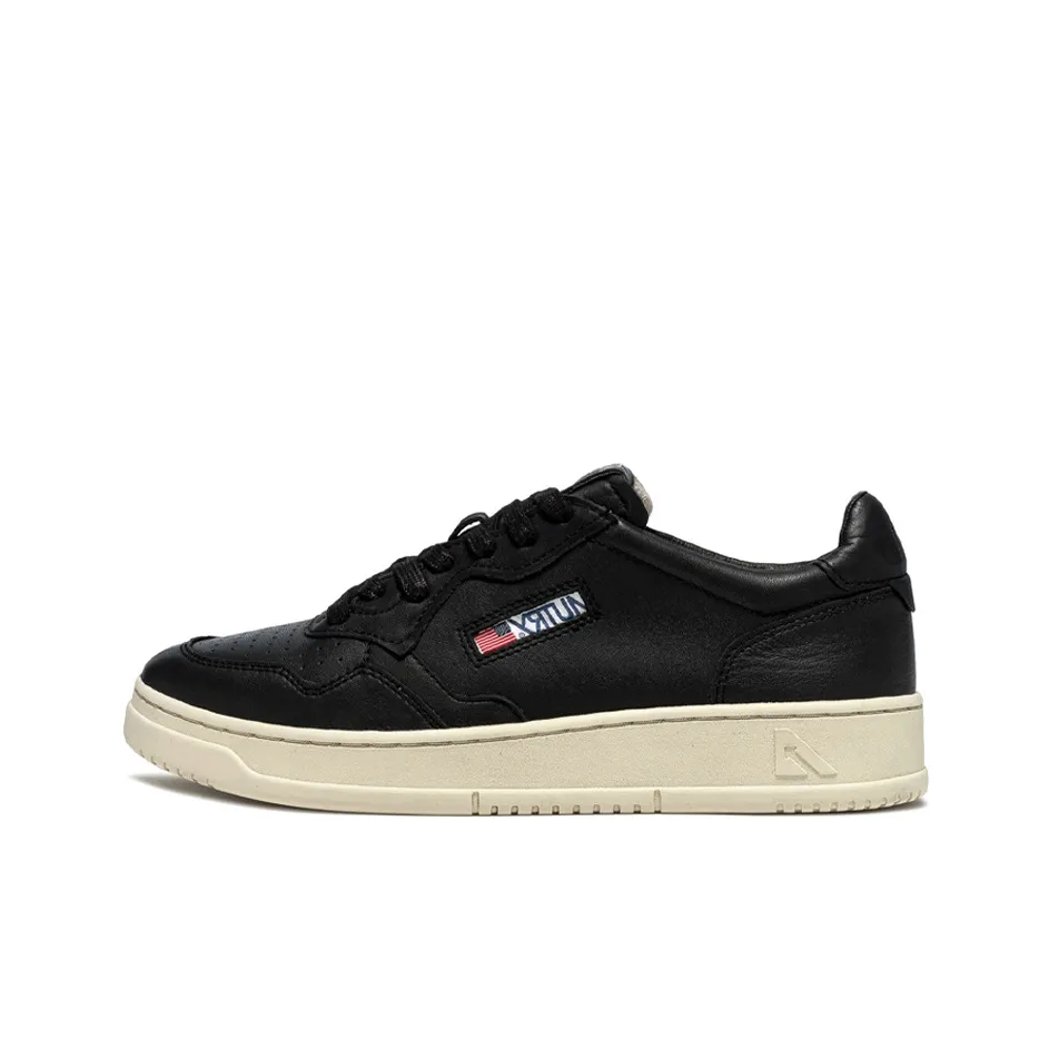 AUTRY Medalist Goat Leather Low 'Black'