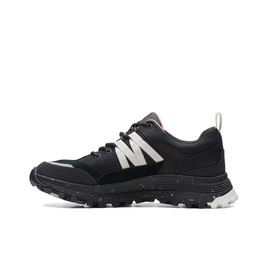 Clarks Casual Shoes Women's Low top Black