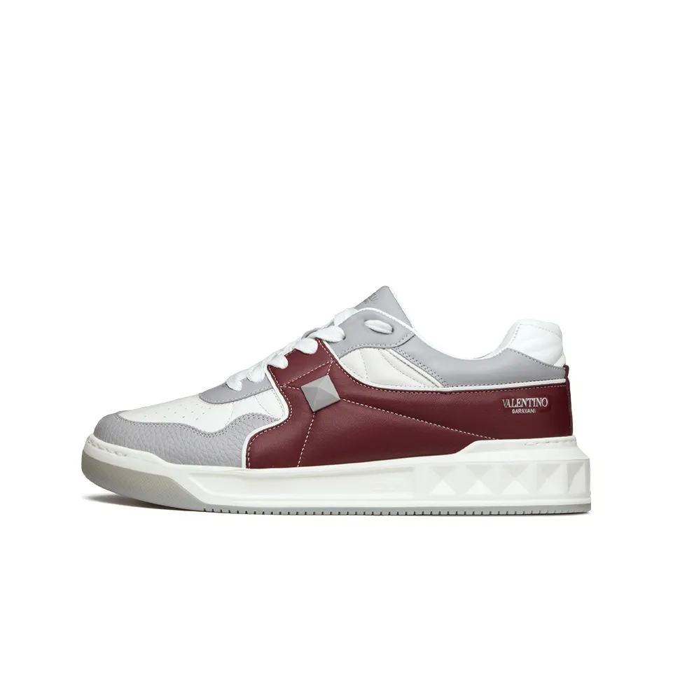 Valentino One Stud Low Top Stylish Skateboarding Shoes Men's White Red Gray