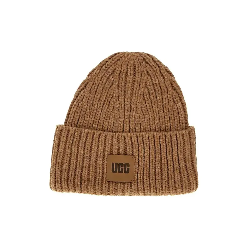 UGG Logo Patch Chunky Ribbed Beanie