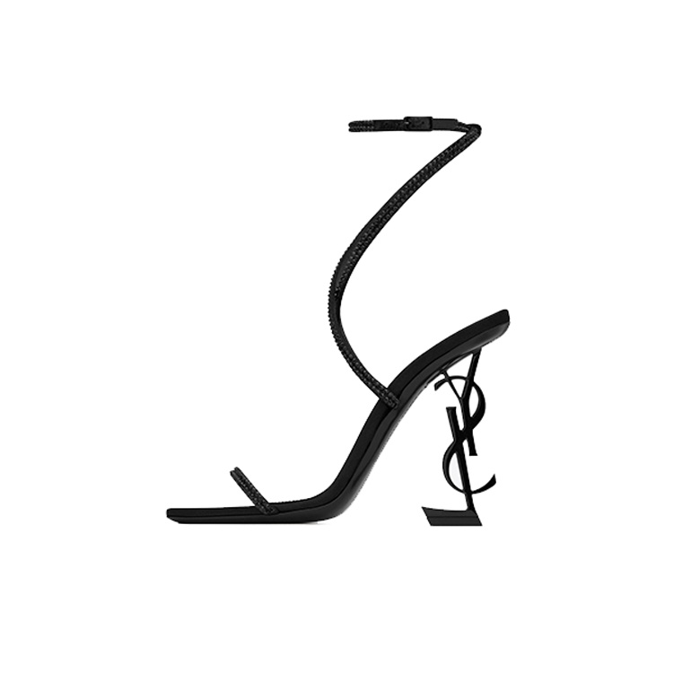 The Rise of Kitten Heel Boots: a Perfect Blend of Style and