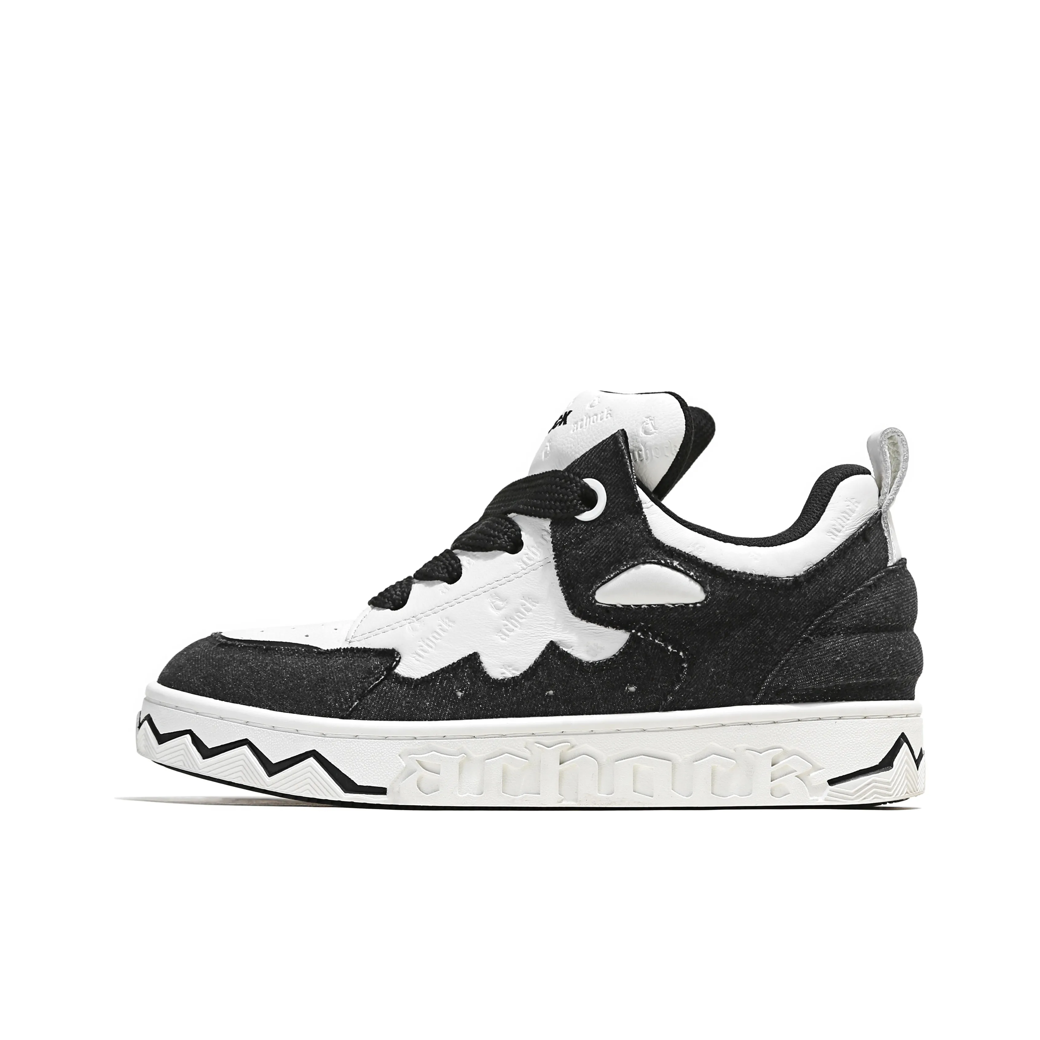 A Chock Stylish Skateboarding Shoes Unisex Black White