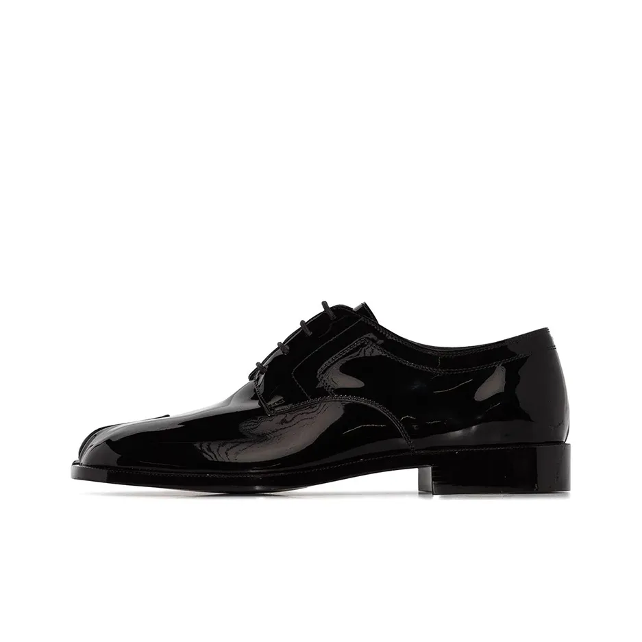 Maison Margiela Tabi Patent leather Brogues