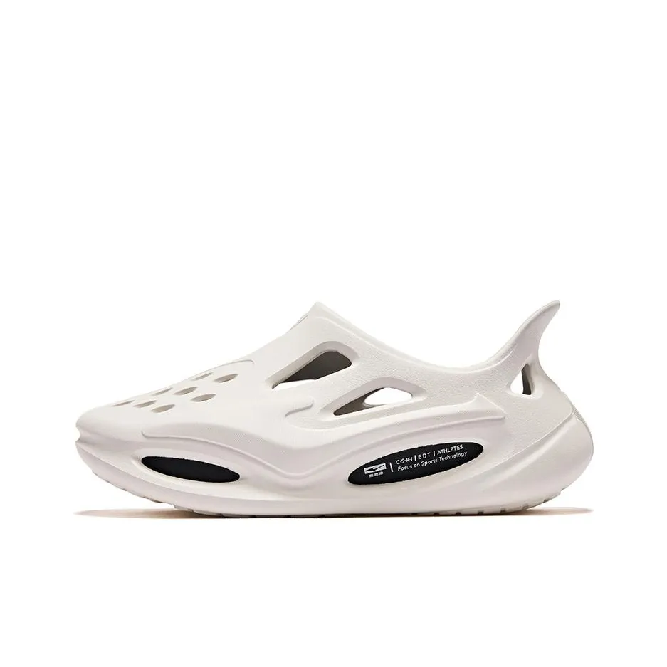 Erke Infinite Lite Clogs Sports Sandals Women's Ivory Black