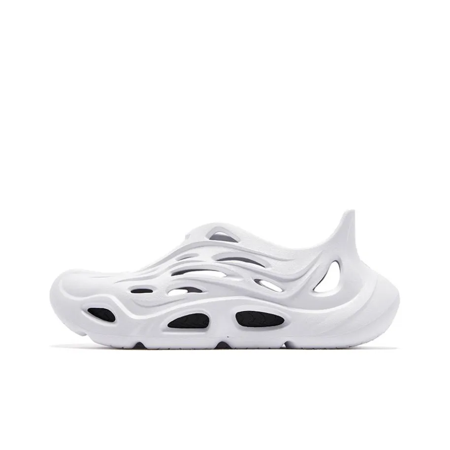 QIAODAN Cave Shoes 2.0 Slip Resistant Waterproof Quick Dry Coverage Abrasion Resistant River Trekking Shoes Men's White