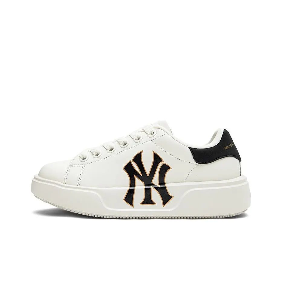 MLB Chunky Classic Low Top Skateboard Shoes Unisex Beige Black