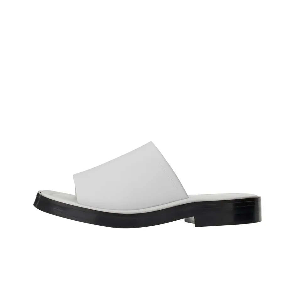 FERRAGAMO GIUNONE FLAT OPEN TOE MULE LEATHER