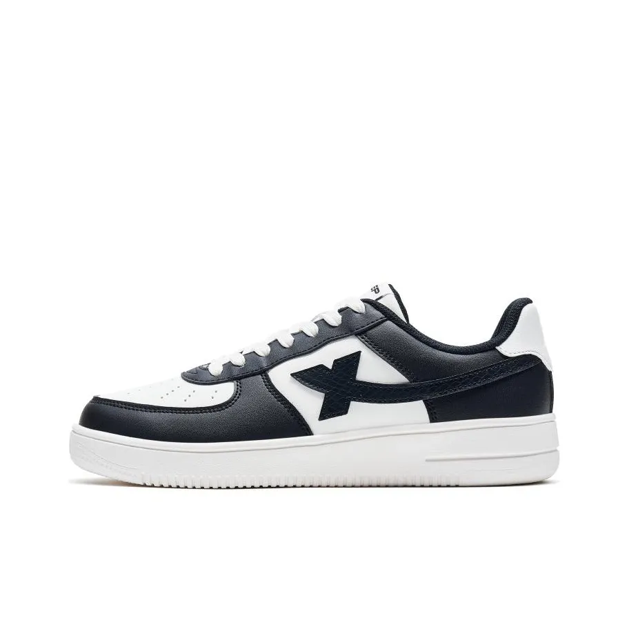 XTEP Air Force One Anti Slip Wear Resistant Low Top Skateboard Shoes Men's Black White