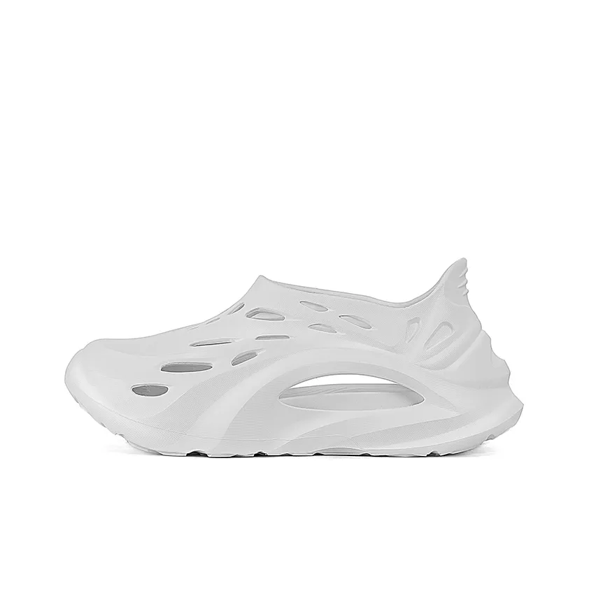 GOTO Star Dolphin Clogs Abrasion Resistant Sports Sandals Unisex Iridescent White