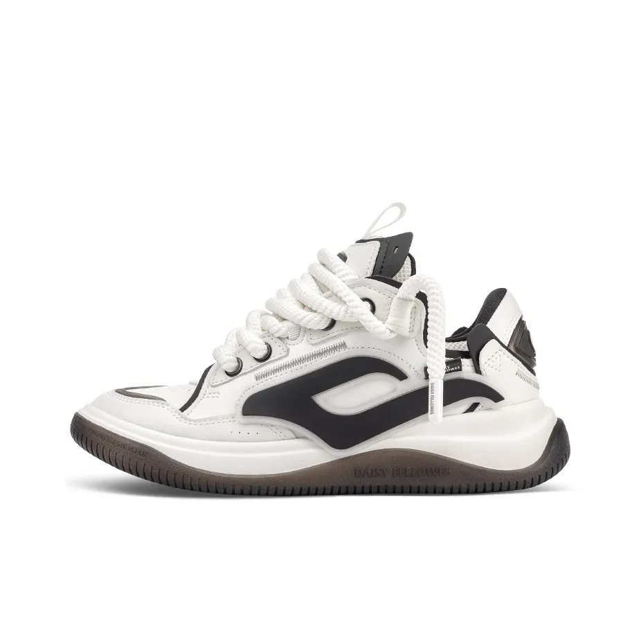 Daisy Fellowes Rocket 001 Low Top Stylish Skateboarding Shoes Unisex White Black