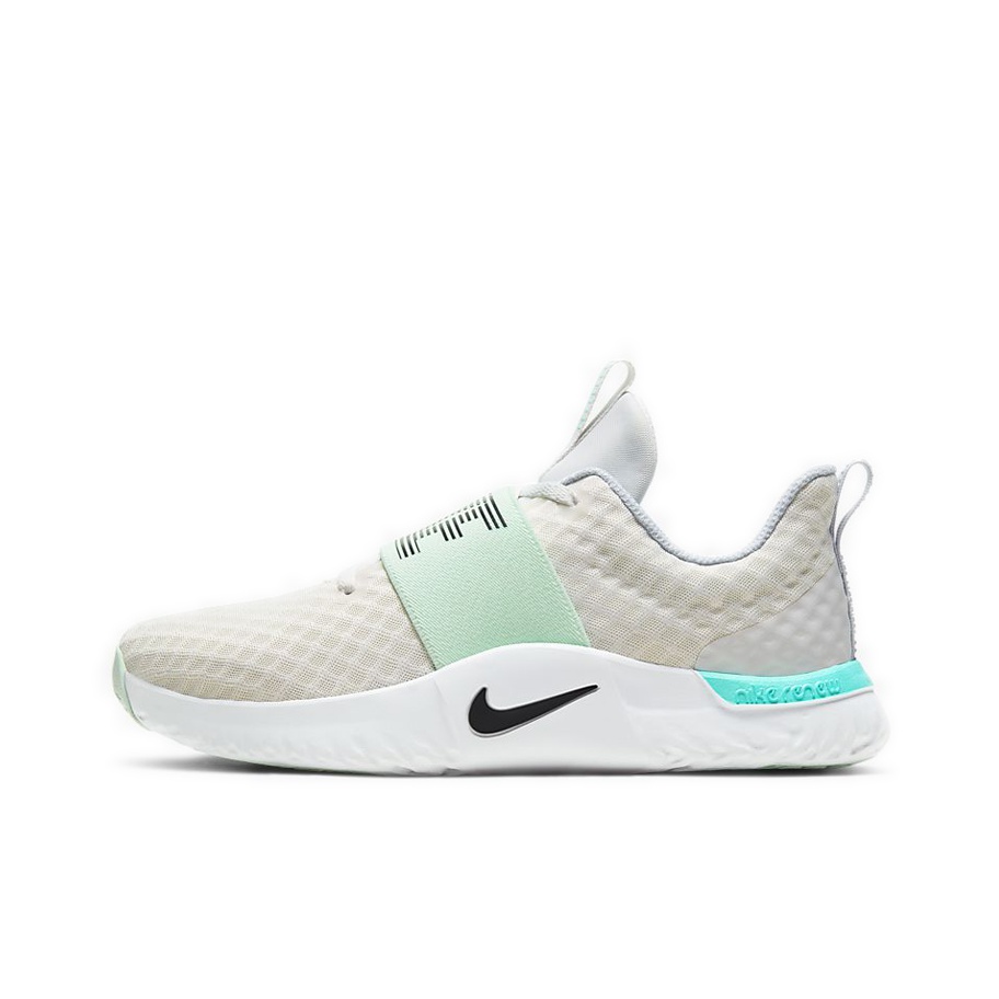 womens in season 9 training shoe