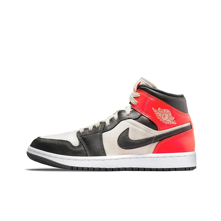 Jordan Air Jordan 1 MID SE 'Newsprint' MID Топ Винтажные баскетбольные кроссовки Женские Черный белый красный