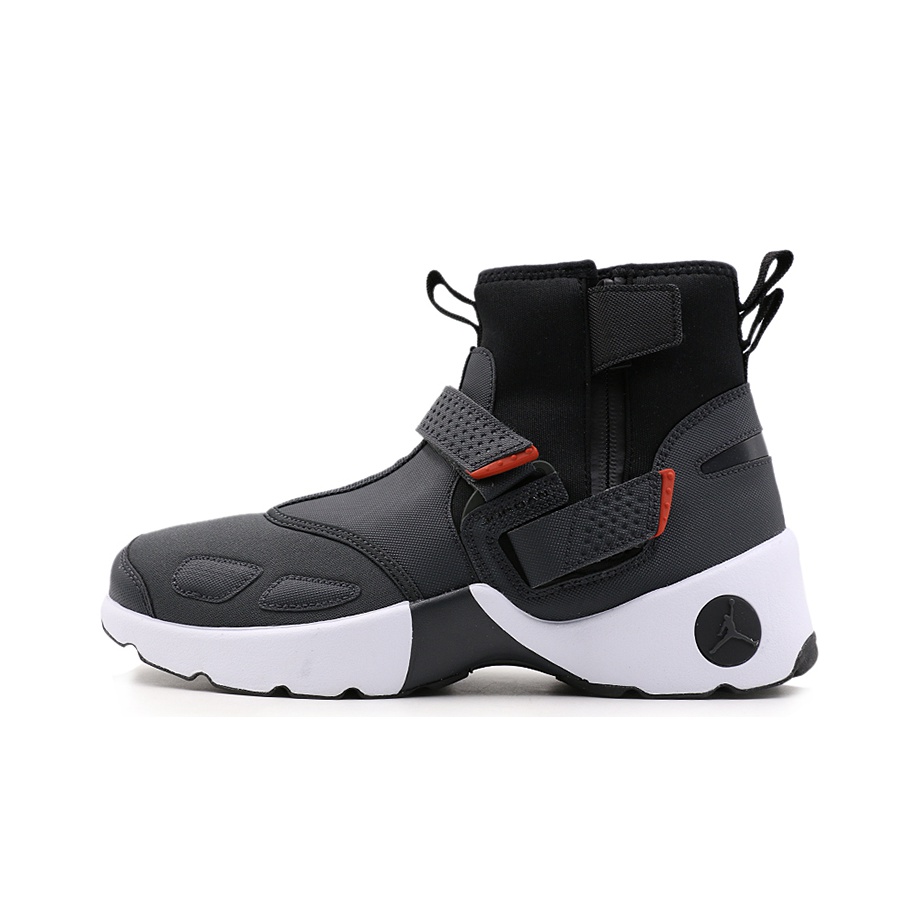 nike jordan trunner