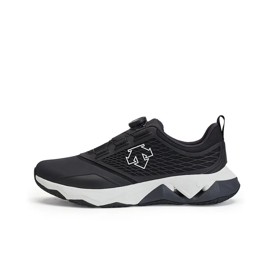 DESCENTE TRAINING Shoes Men's Low Top Black