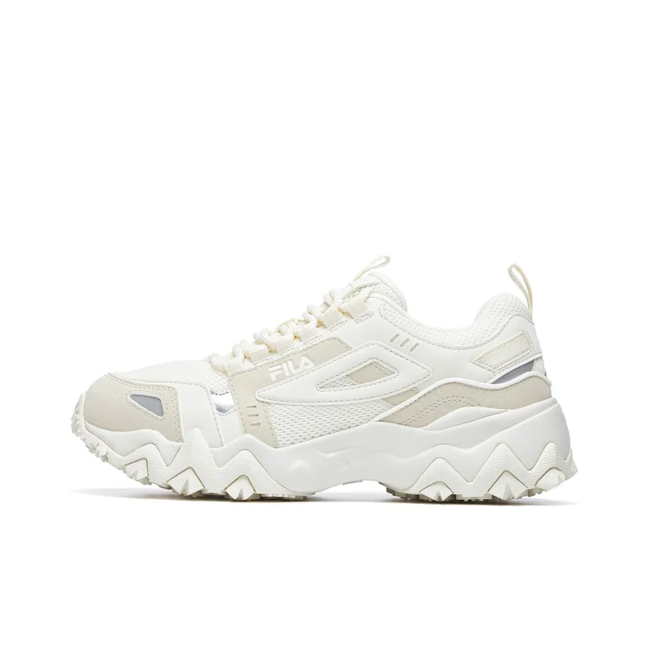 FILA Oakmont Low top Running Shoes Beige Women's