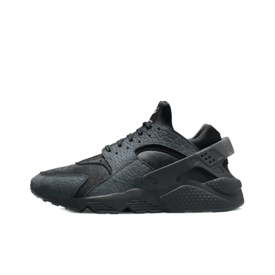 Reebok Classics Club C Revenge Sneaker in Schwarz