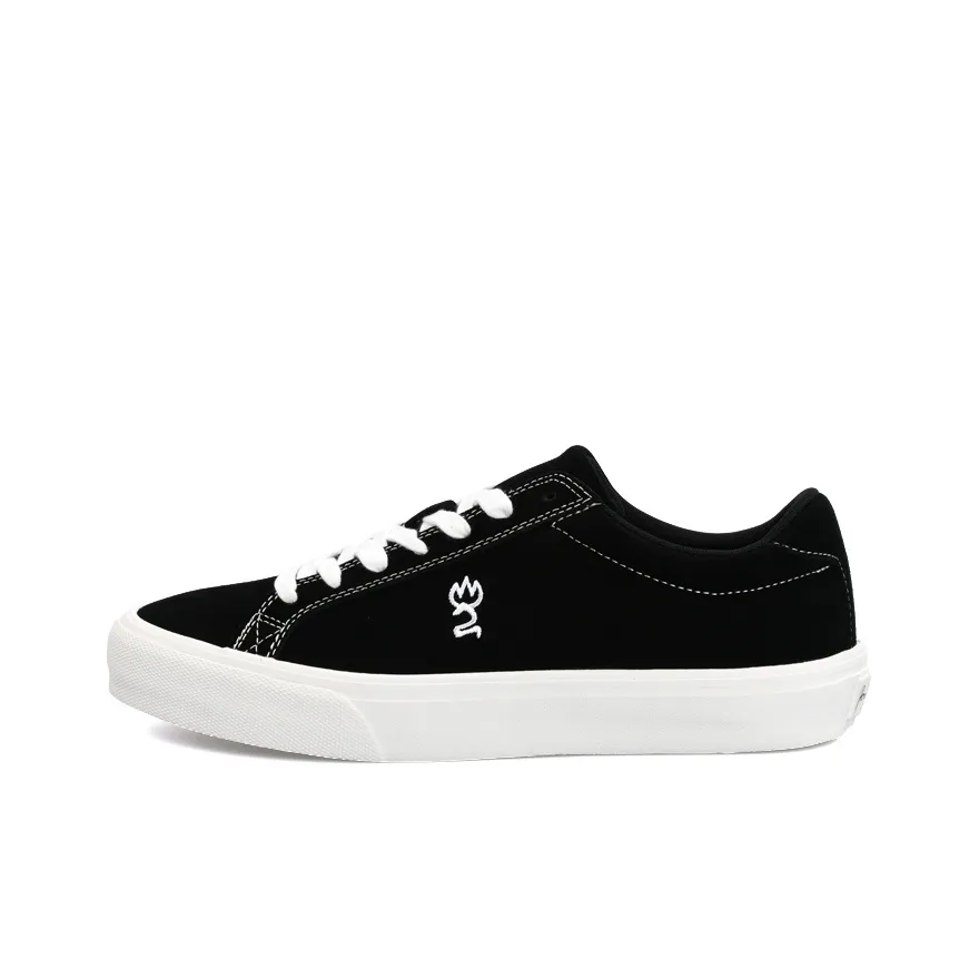 GOLUCK The Big Dipper Collection Coverage Slip Resistant Cushioning Abrasion Resistant Low Top Skateboard Shoes Unisex