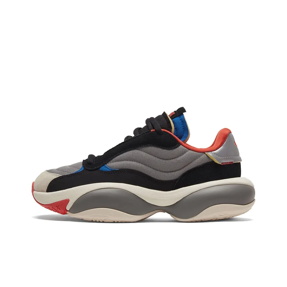 PUMA Alteration Moon Boot Buff/White/Black/Grey Low Sneakers