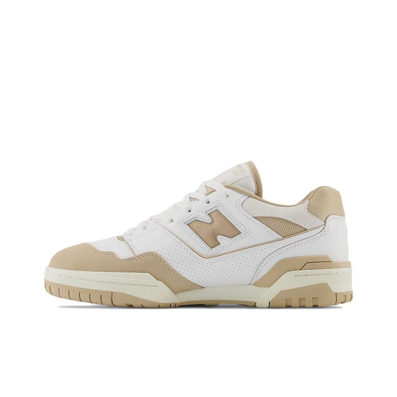 Entre le moment où les photos du sample de la New Balance MD1500 ont été diffusées