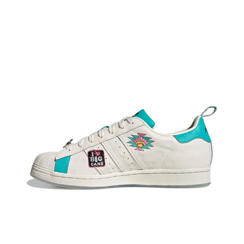 LIGHT BLUE MOM JEANS