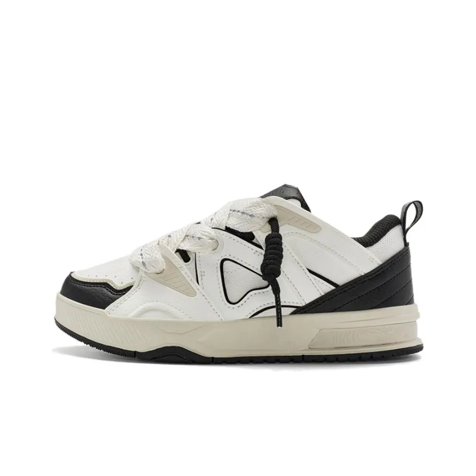 XTEP Slip-resistant Дышащие Устойчивые к истиранию Низкие Кроссовки для скейтбординга Женские Белые Черные