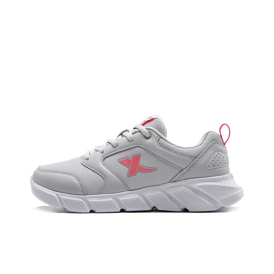 XTEP Waterproof And Lightweight Low Top Running Shoes Women's Moonlight Gray