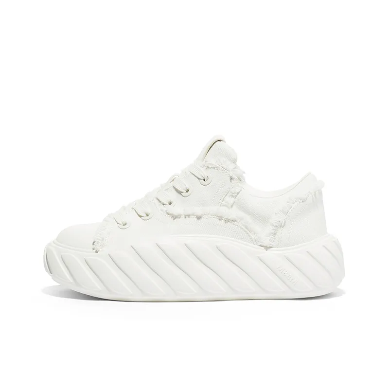 Coup De Foudre Cushioning Lightweight Breathable Height Increasing Low Top Skateboard Shoes Women's