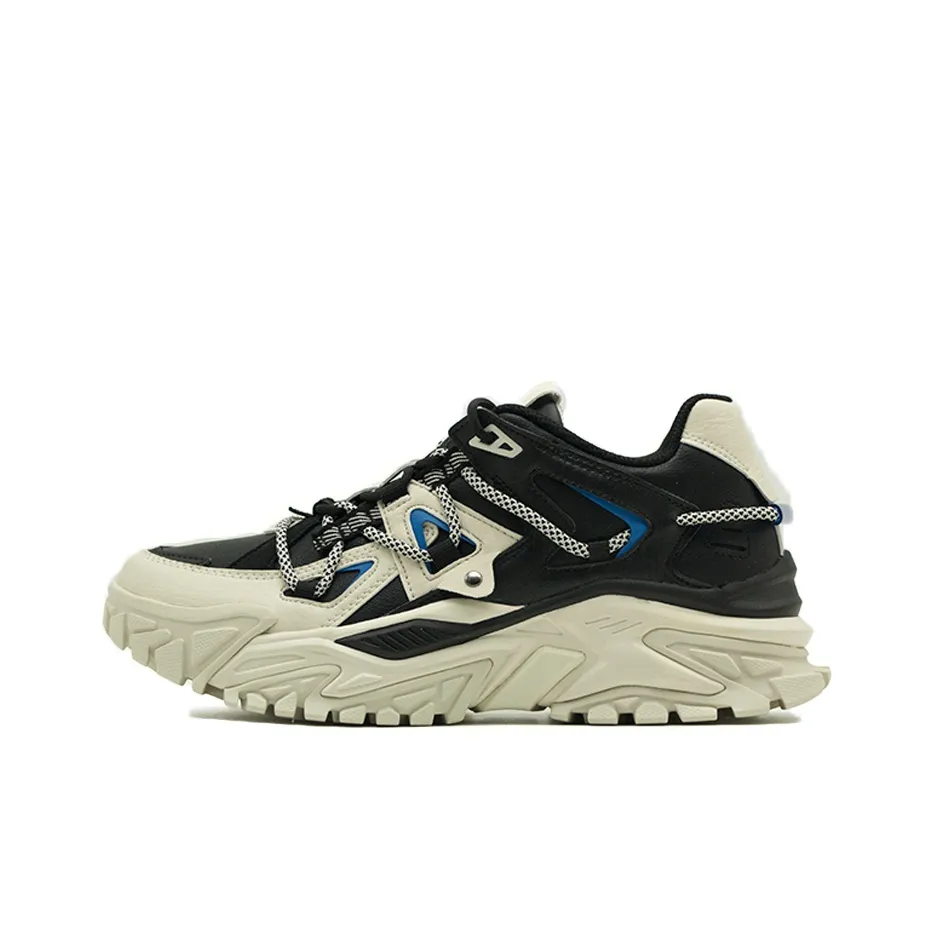 XTEP Slip Resistant Cushioning Wear Resistant Low Top Chunky Sneakers Men's Beige Black