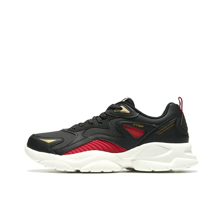 XTEP Chunky Sneakers Men's Low Top Black Red