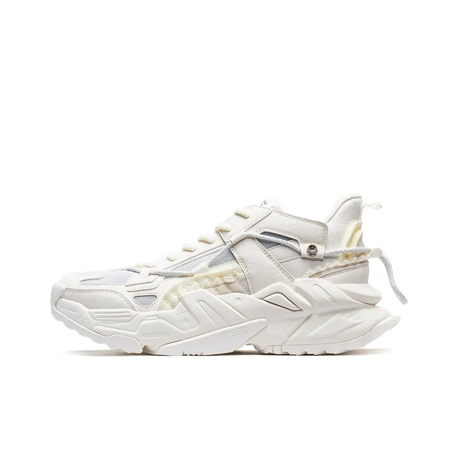 XTEP Mecha Series Low Top Chunky Sneakers Men's Beige Gray