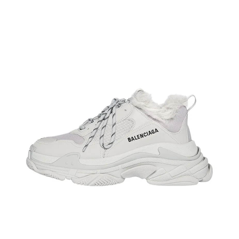 qui complète la famille des sneakers tissés dont fait parti la Women's