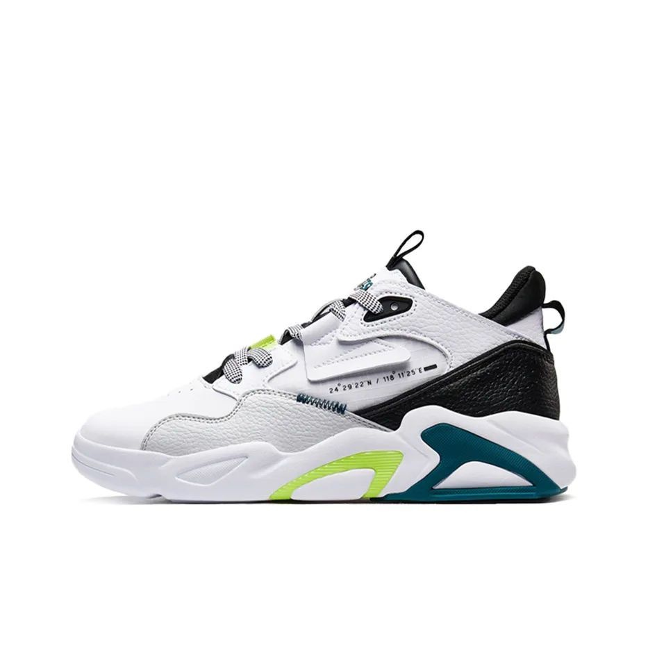 XTEP Slip-Resistant Cushioning Wear-Resistant Mid-Top Chunky Sneakers Men's White Black