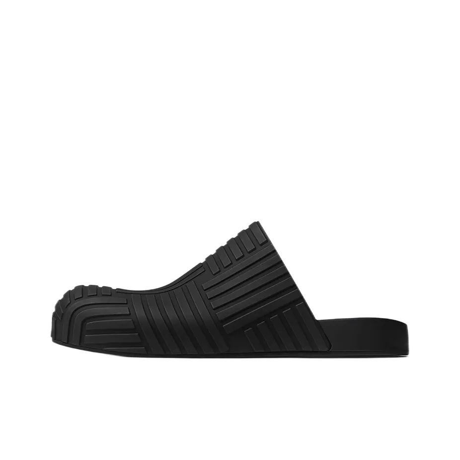 Bottega Veneta Slider Quiet Closed Toe Slippers Men's Black