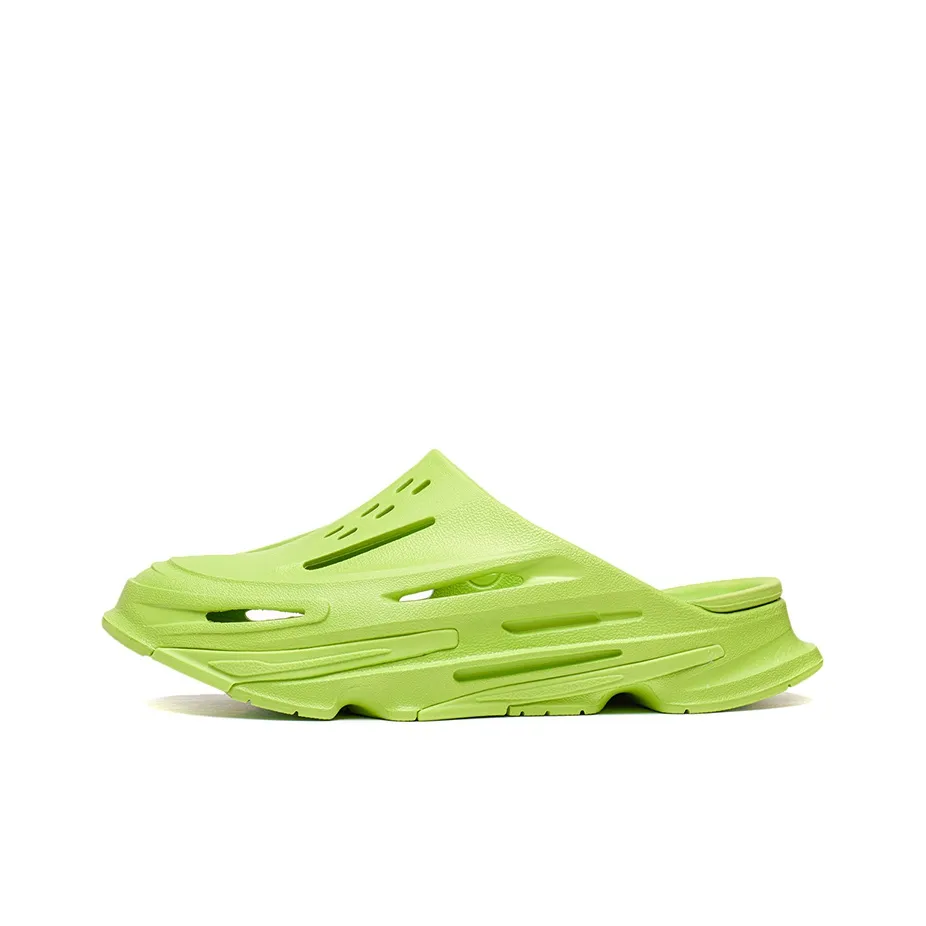 Strappy flat sandals are timeless summer trend