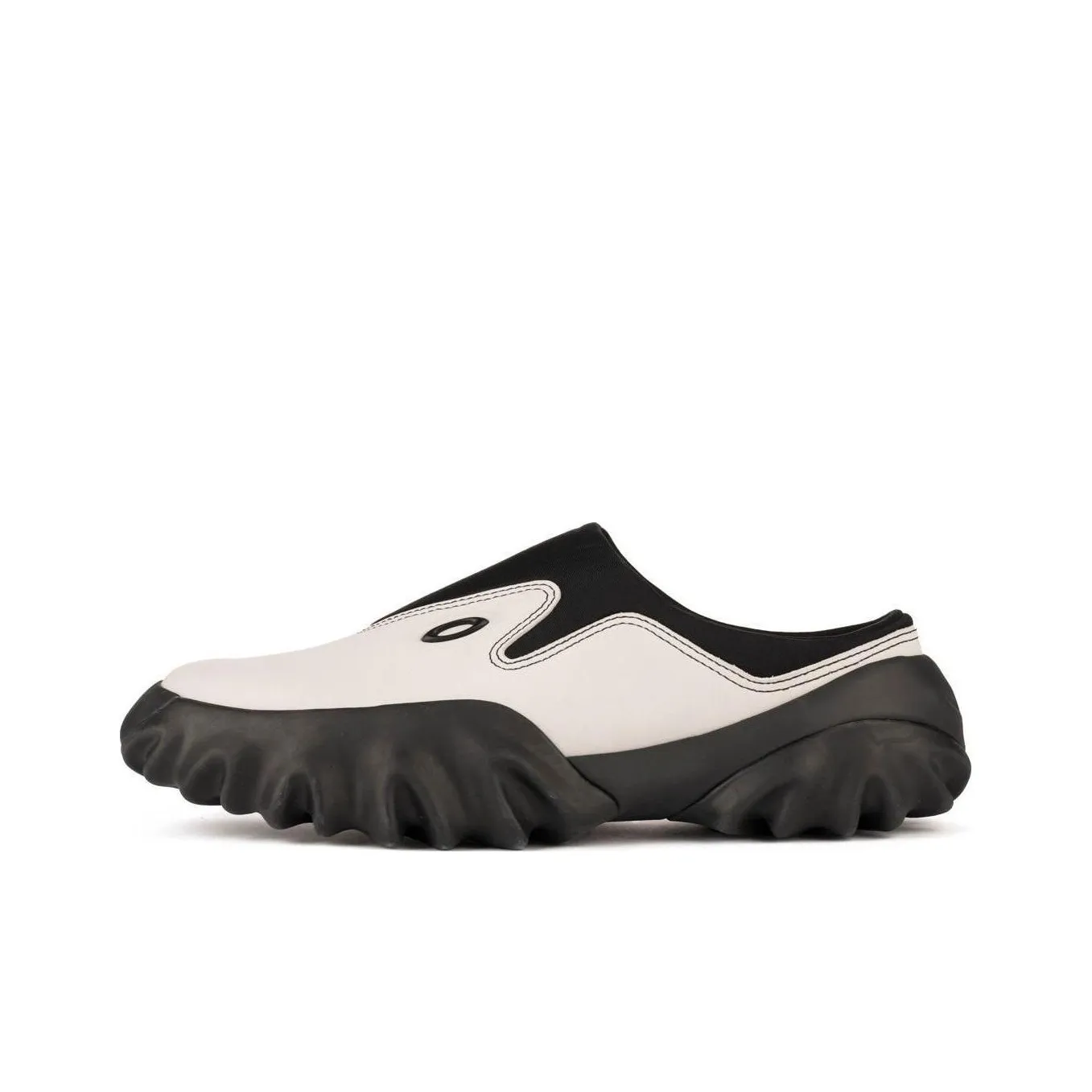 SSENSE CHOP SAW MULE x Oakley Factory Team Durable Breathable Low Top Casual Shoes Unisex Beige