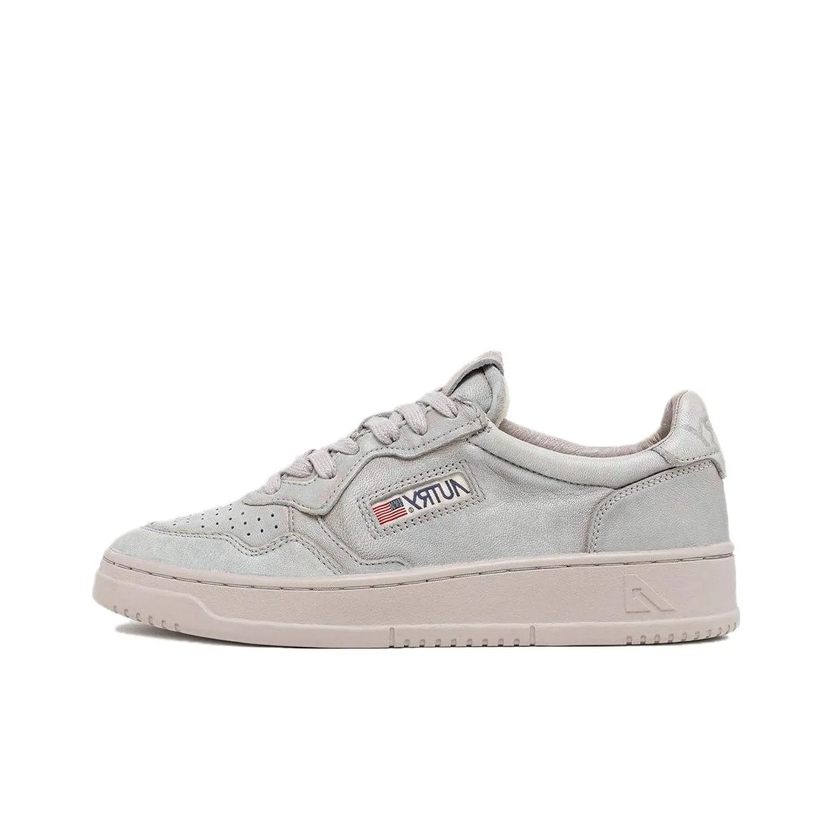 AUTRY Low Top Skateboard Shoes Women's Gray