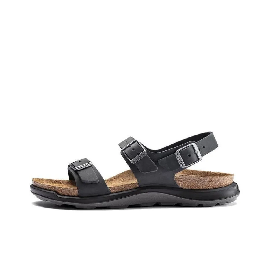 Birkenstock Пляжные сандалии Женские Черные Узкие