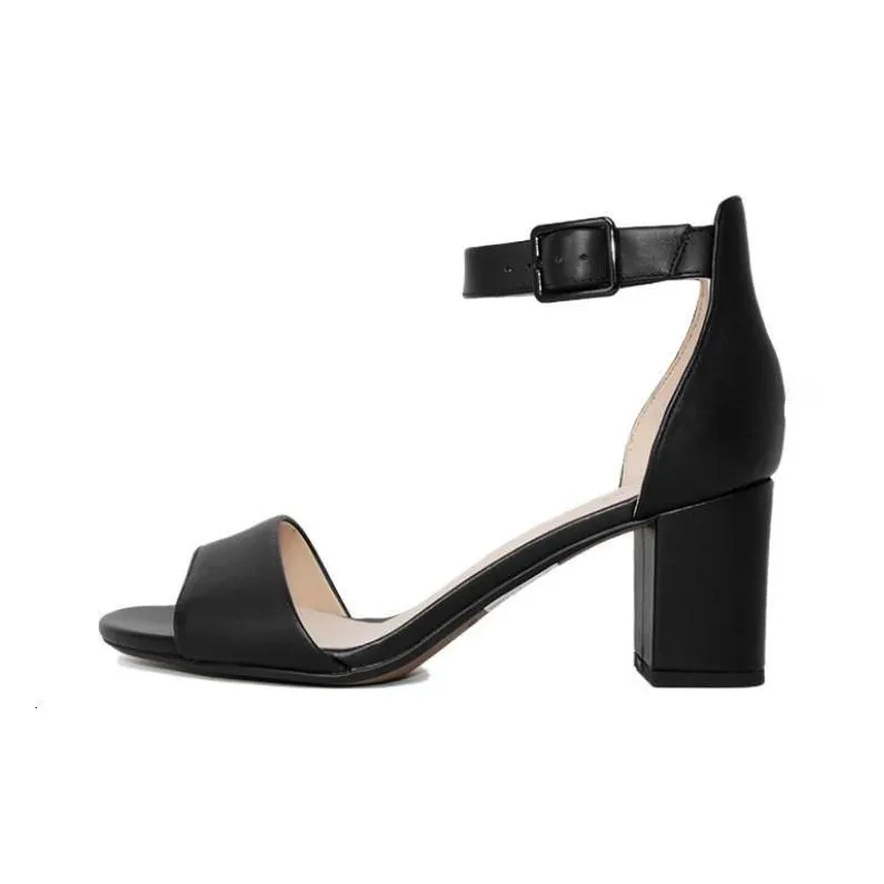 Clarks Deva Mae 65mm Leather Sandals Women's