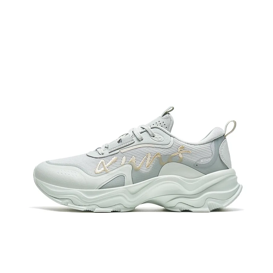 XTEP Low Top Running Shoes Women's Gray/Tea White